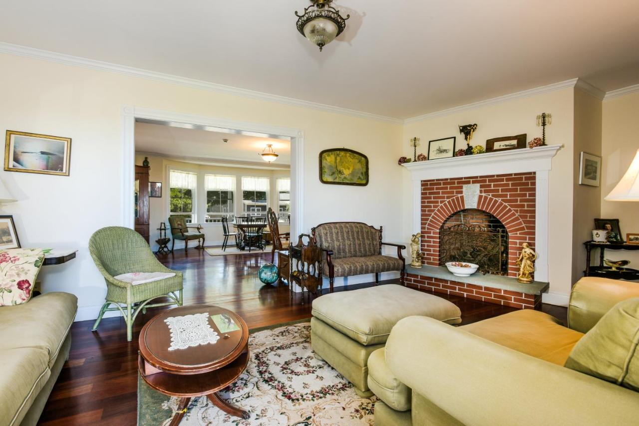 ניו שורהאם Payne'S Harbor View Inn מראה חיצוני תמונה