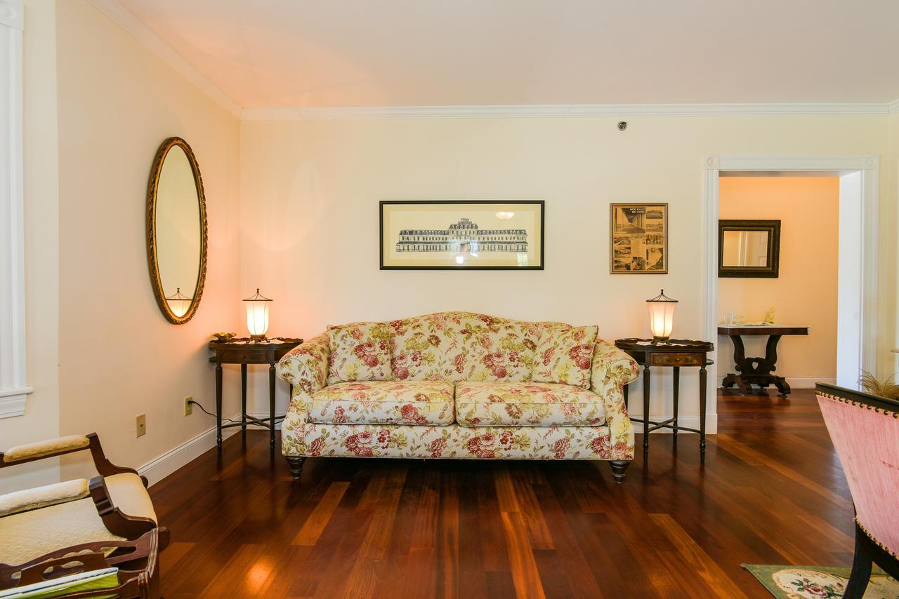 ניו שורהאם Payne'S Harbor View Inn מראה חיצוני תמונה