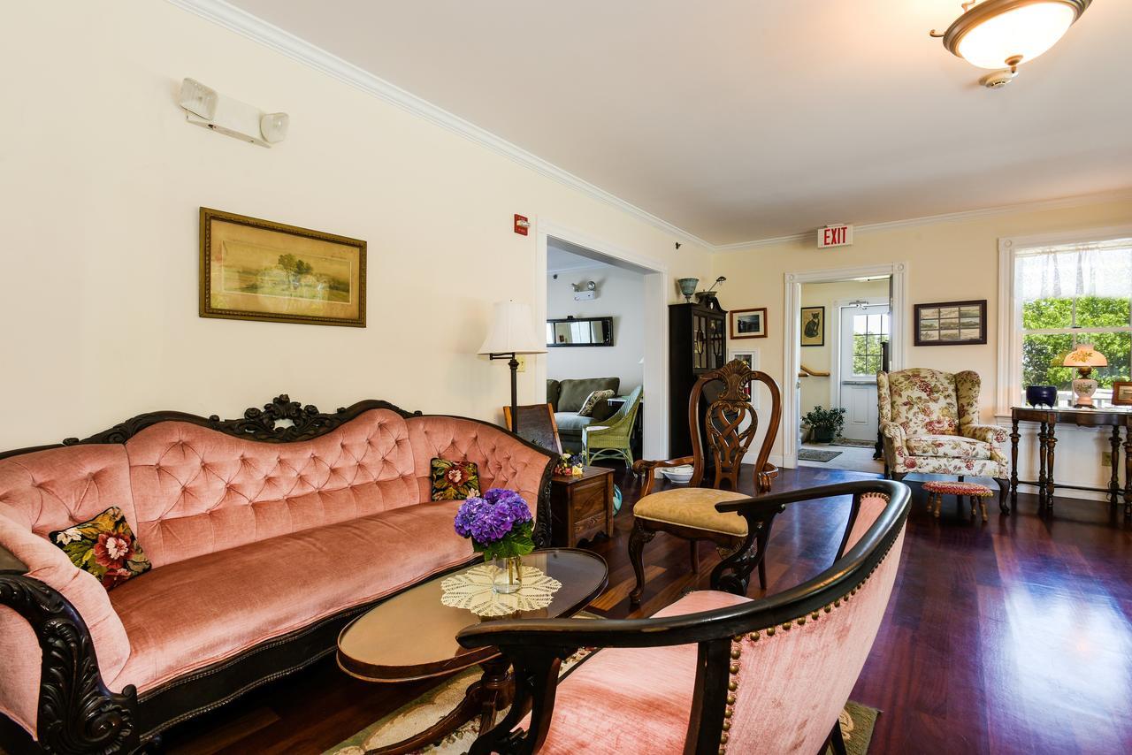 ניו שורהאם Payne'S Harbor View Inn מראה חיצוני תמונה